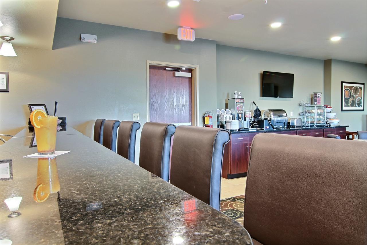 Cobblestone Hotel & Suites - Mccook Exteriér fotografie
