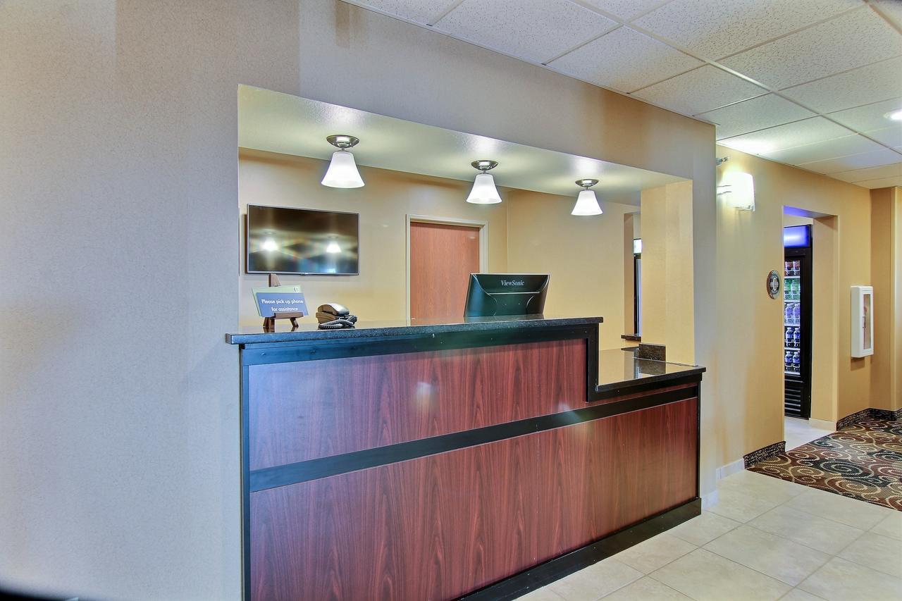 Cobblestone Hotel & Suites - Mccook Exteriér fotografie