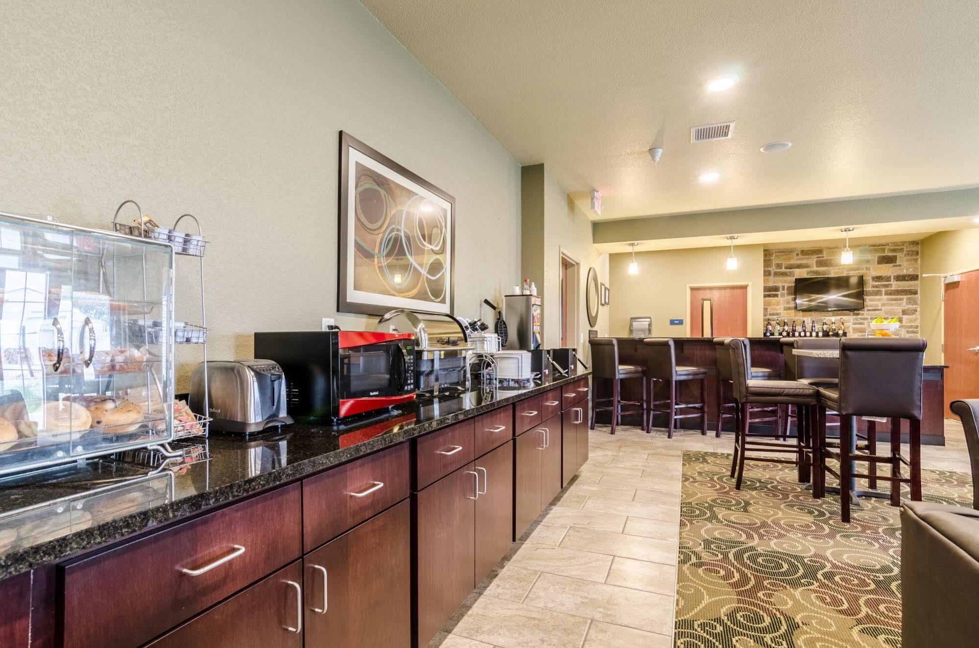 Cobblestone Hotel & Suites - Mccook Exteriér fotografie