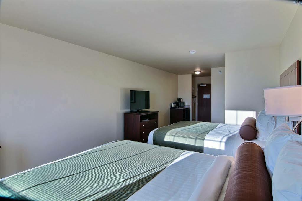 Cobblestone Hotel & Suites - Mccook Exteriér fotografie